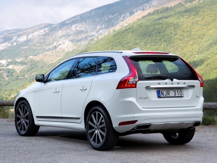  Volvo XC60 T6 2013 года  (фото 7 из 17)